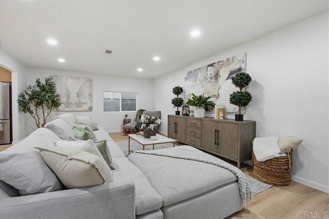 3880 Adams Street, Carlsbad, CA 92008
