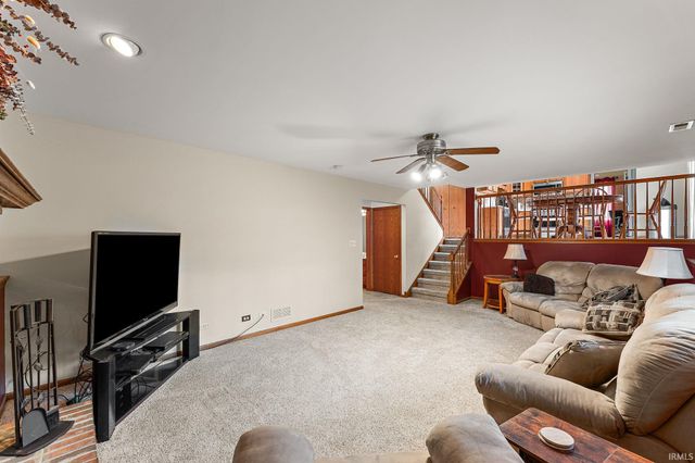 65 Beiriger Drive, Dyer, IN 46311