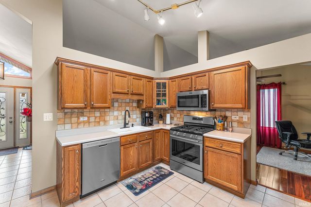 65 Beiriger Drive, Dyer, IN 46311