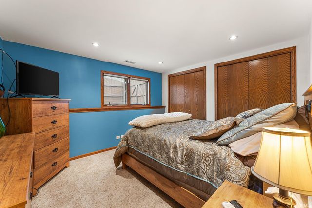 65 Beiriger Drive, Dyer, IN 46311