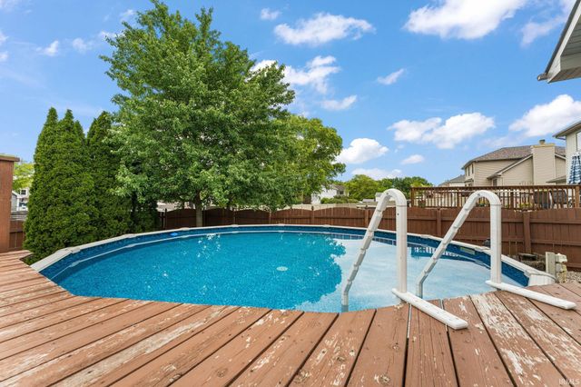 65 Beiriger Drive, Dyer, IN 46311