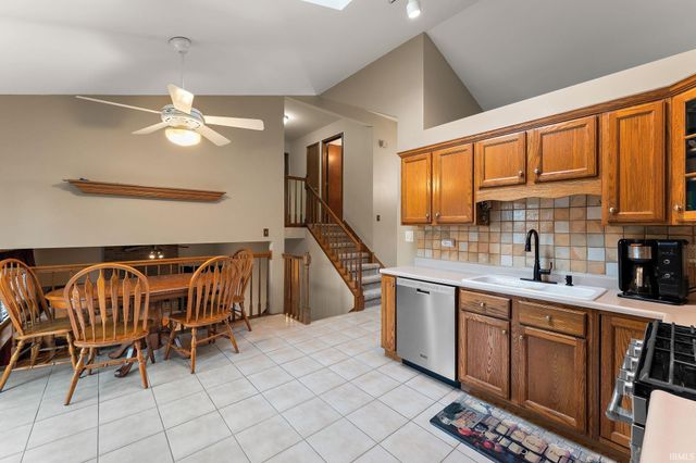 65 Beiriger Drive, Dyer, IN 46311