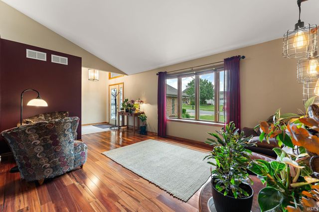 65 Beiriger Drive, Dyer, IN 46311