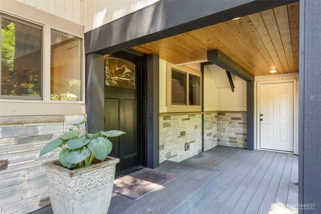 12995 Lake Shore Drive NW, Poulsbo, WA 98370