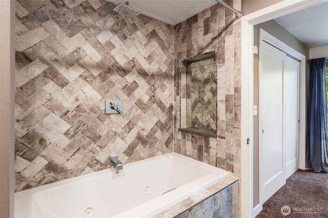 12995 Lake Shore Drive NW, Poulsbo, WA 98370