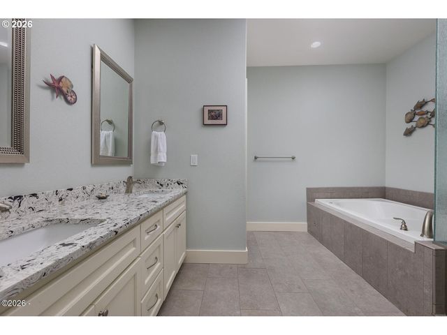 6315 Sw ARBOR Dr, South Beach, OR 97366