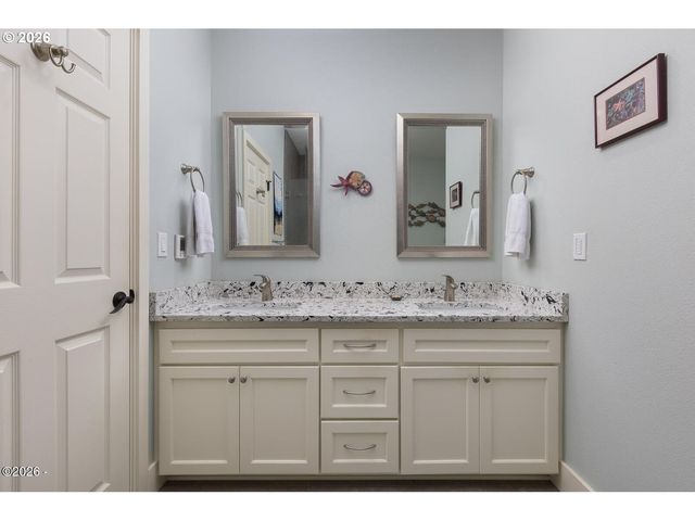 6315 Sw ARBOR Dr, South Beach, OR 97366