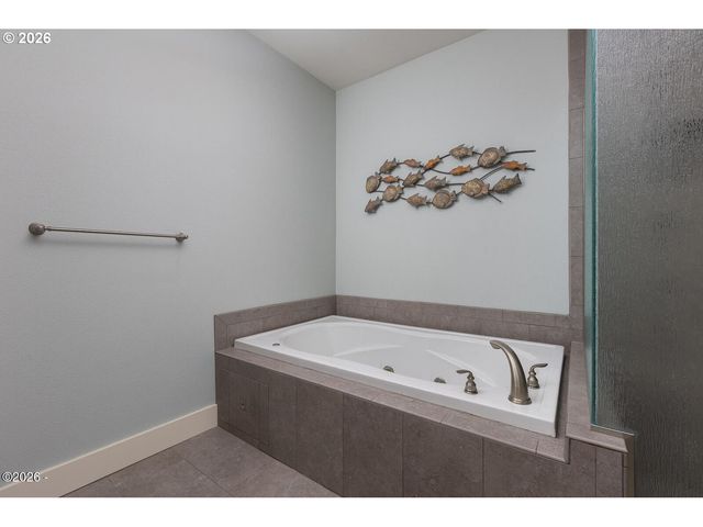 6315 Sw ARBOR Dr, South Beach, OR 97366