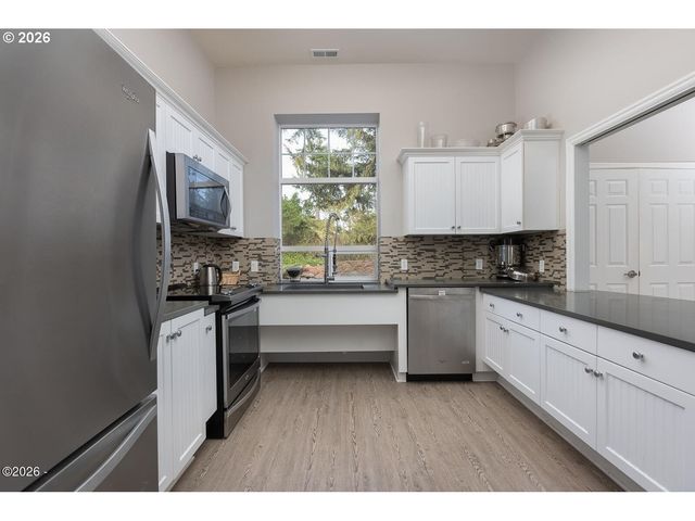 6315 Sw ARBOR Dr, South Beach, OR 97366