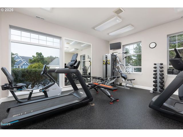 6315 Sw ARBOR Dr, South Beach, OR 97366