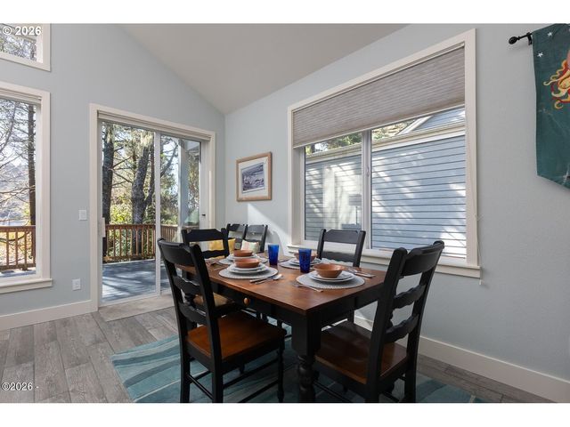 6315 Sw ARBOR Dr, South Beach, OR 97366