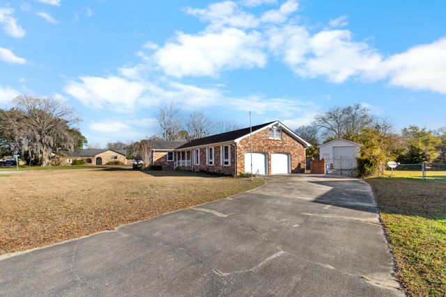 5320 Waterview Drive, North Charleston, SC 29418