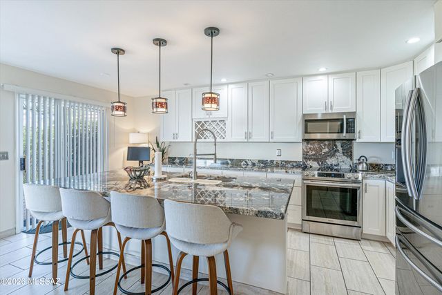 4056 E Vía Del Buho, Tucson, AZ 85718