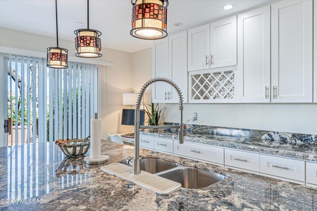 4056 E Vía Del Buho, Tucson, AZ 85718