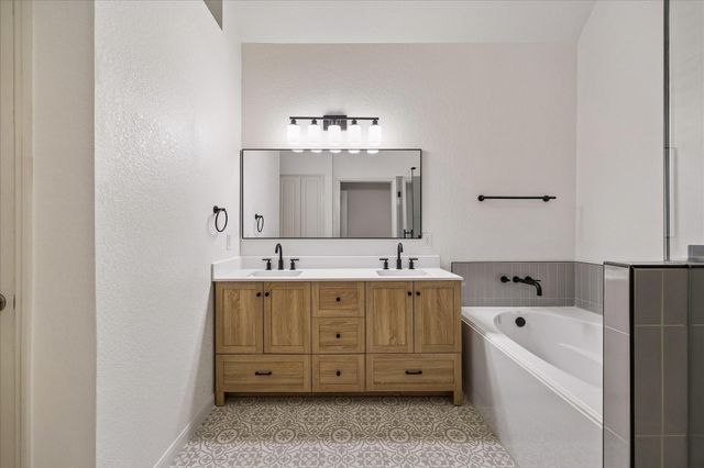 8919 Summer Ash Lane, Sugar Land, TX 77479