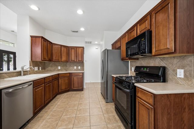 8919 Summer Ash Lane, Sugar Land, TX 77479