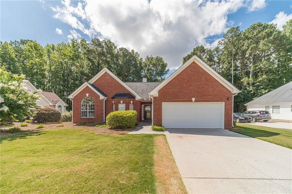 5010 Victoria Park Drive, Loganville, GA 30052