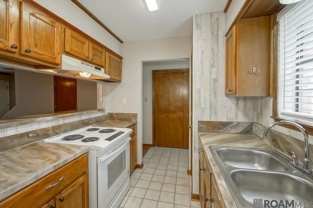 15836 Maison Orleans Ct, Baton Rouge, LA 70817