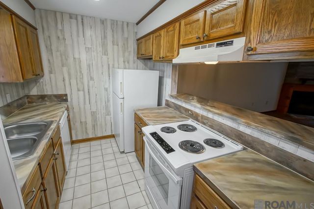 15836 Maison Orleans Ct, Baton Rouge, LA 70817