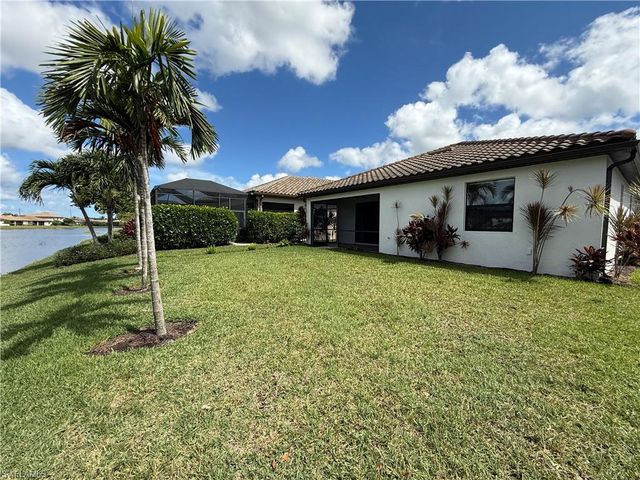 9317 Woodhurst DR, Naples, FL 34120