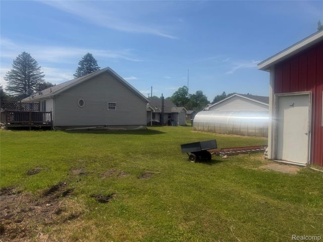 5716 Falkenbury Road, Deerfield Township, MI 48461
