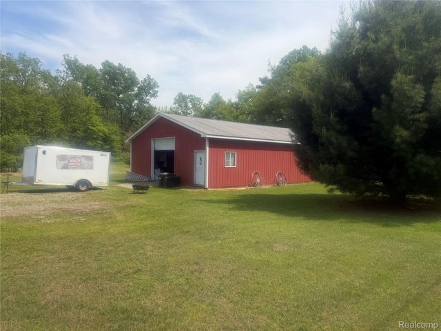 5716 Falkenbury Road, Deerfield Township, MI 48461