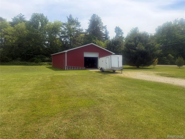5716 Falkenbury Road, Deerfield Township, MI 48461