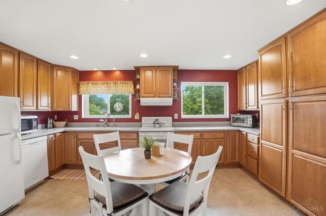 3100 E Galbraith Road, Amberley, OH 45236