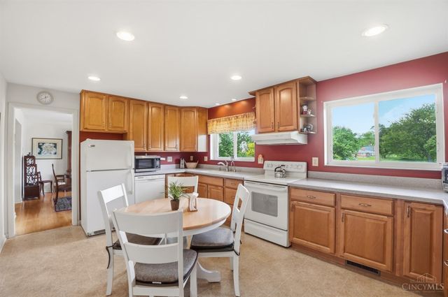 3100 E Galbraith Road, Amberley, OH 45236
