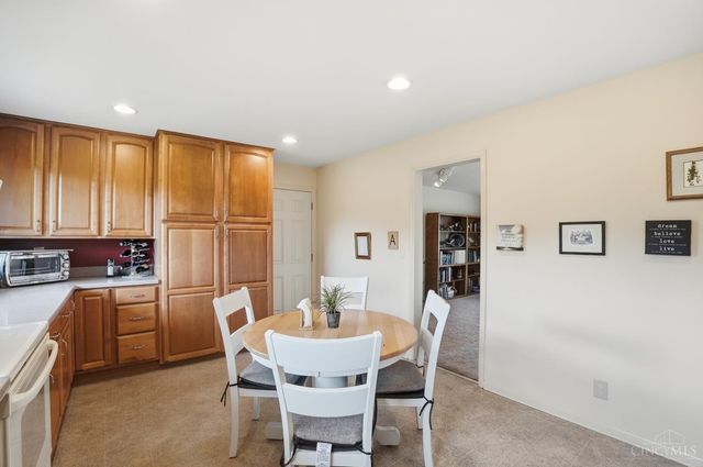3100 E Galbraith Road, Amberley, OH 45236