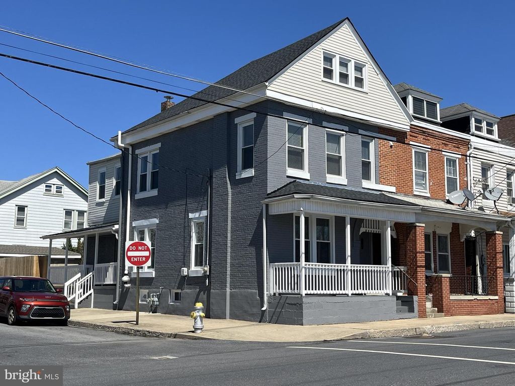 1229 LEHMAN ST, Lebanon, PA 17046
