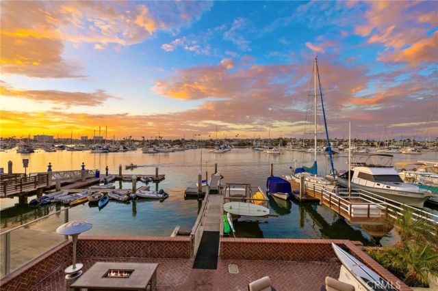 1444 W Bay Avenue, Newport Beach, CA 92661
