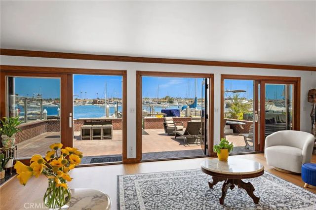 1444 W Bay Avenue, Newport Beach, CA 92661