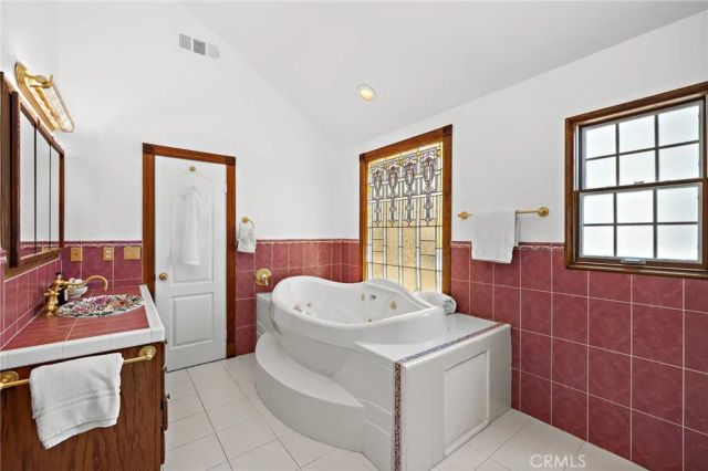 1444 W Bay Avenue, Newport Beach, CA 92661