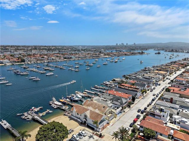 1444 W Bay Avenue, Newport Beach, CA 92661