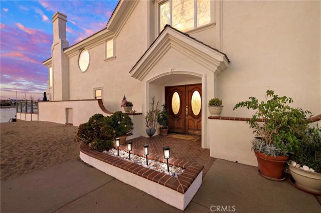 1444 W Bay Avenue, Newport Beach, CA 92661