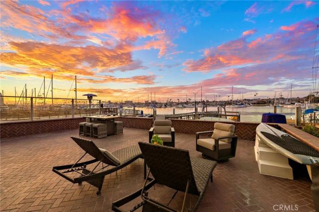 1444 W Bay Avenue, Newport Beach, CA 92661