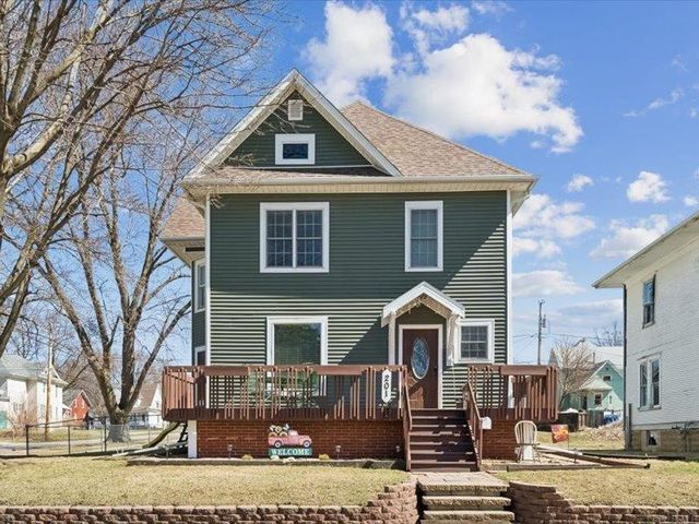 201 3rd Ave SE, Oelwein, IA 50662