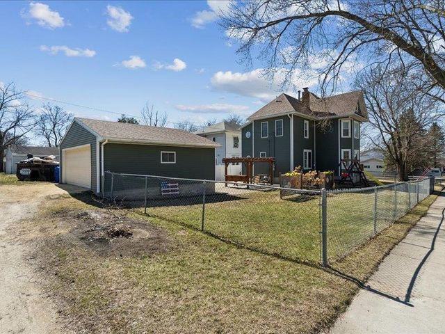 201 3rd Ave SE, Oelwein, IA 50662