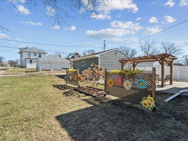 201 3rd Ave SE, Oelwein, IA 50662