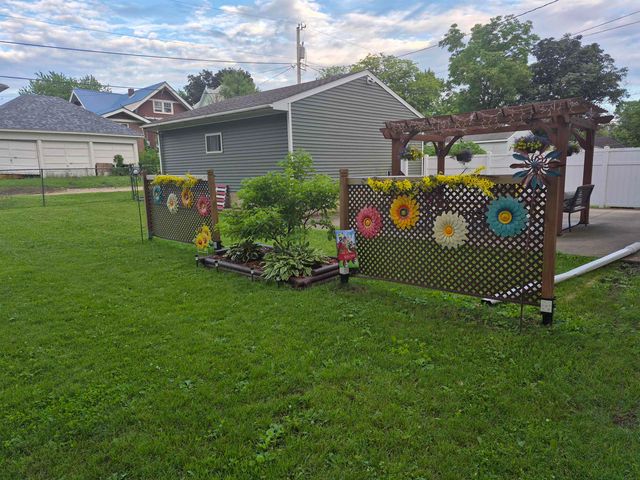 201 3rd Ave SE, Oelwein, IA 50662