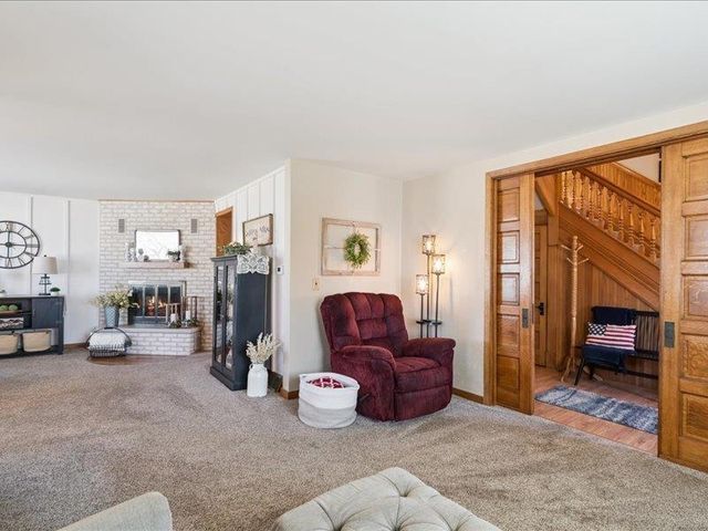 201 3rd Ave SE, Oelwein, IA 50662