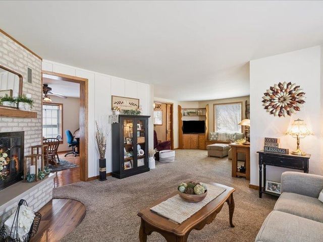 201 3rd Ave SE, Oelwein, IA 50662