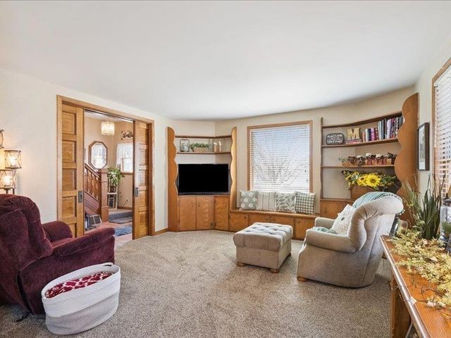 201 3rd Ave SE, Oelwein, IA 50662