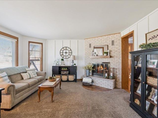 201 3rd Ave SE, Oelwein, IA 50662