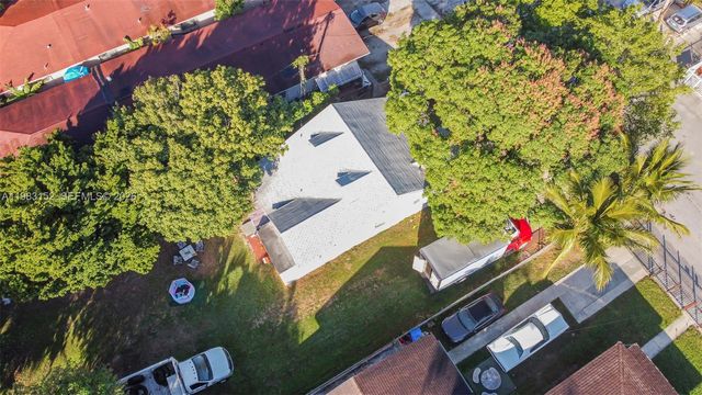 2142 NW 33rd St, Miami, FL 33142