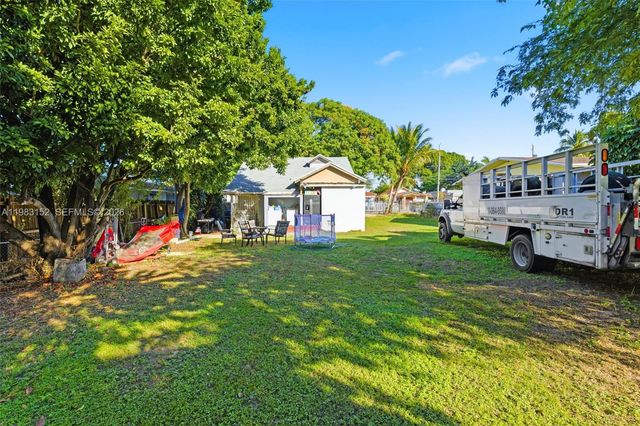 2142 NW 33rd St, Miami, FL 33142