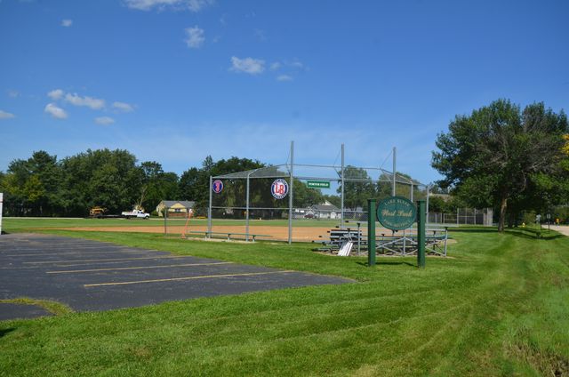 301 N Waukegan Road, Lake Bluff, IL 60044