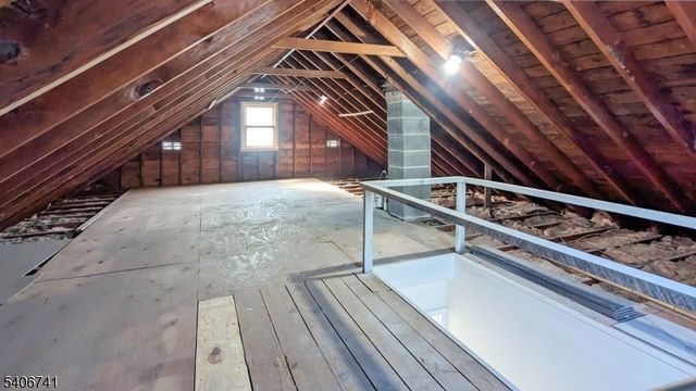 344 Maplewood Ave, Clifton City, NJ 07013