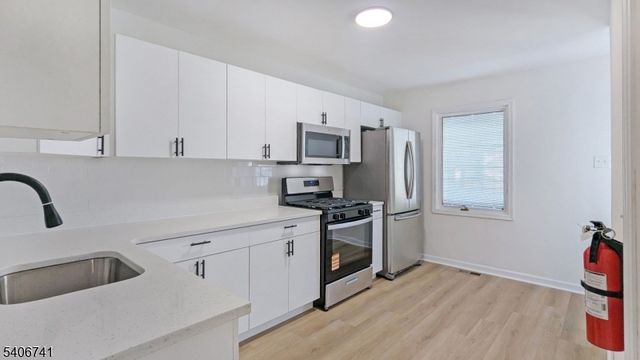 344 Maplewood Ave, Clifton City, NJ 07013